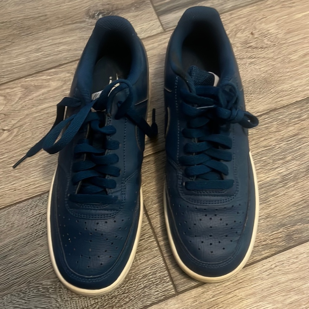Practically new! Only worn 2 times.